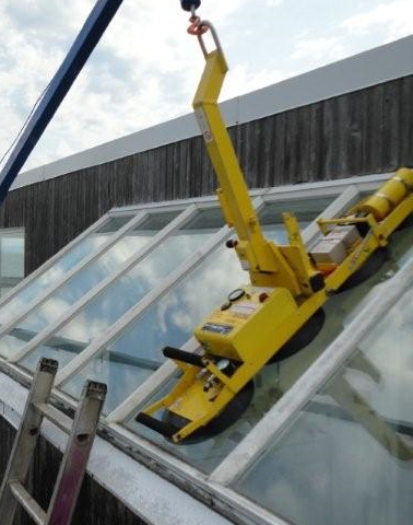 Lifting Glass to Soffit